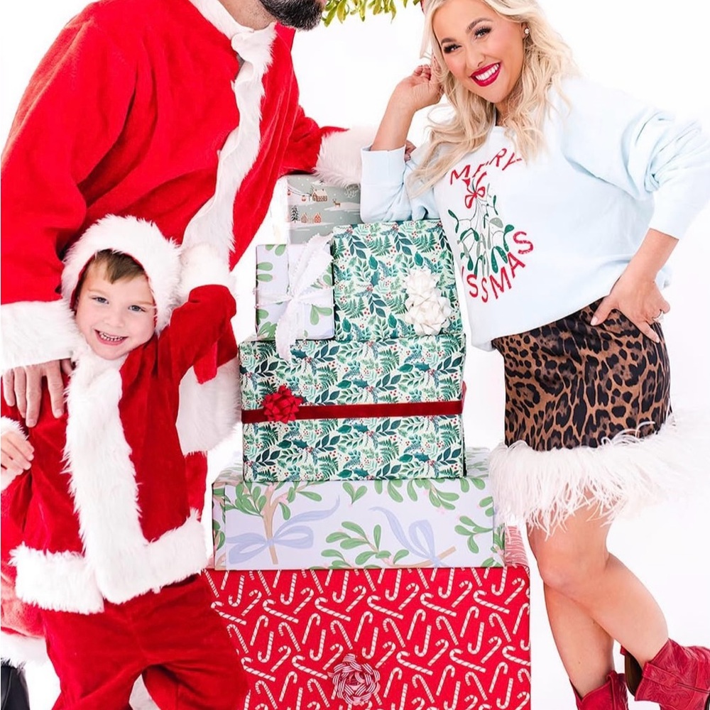 LFCo Merry Kissmas Sweatshirt